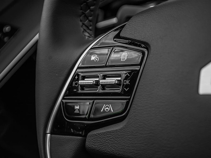 2025 Kia Niro SX FWD