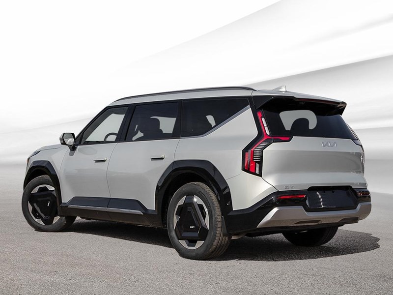 2026 Kia EV9 Land w/Plus Package