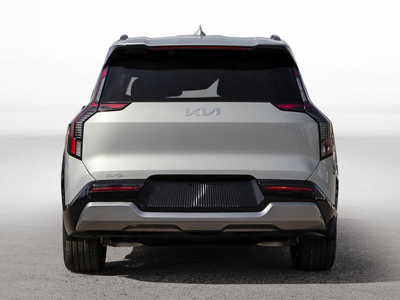 2026 Kia EV9 Land w/Plus Package