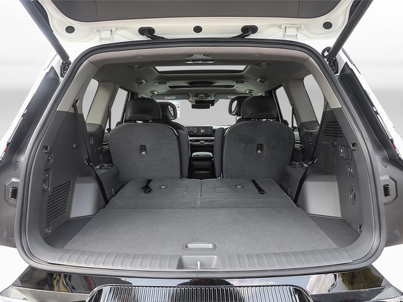 2026 Kia EV9 Land w/Premium Package AWD