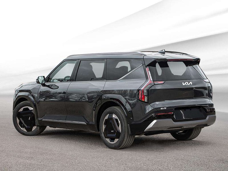 2026 Kia EV9 Land AWD with Plus Pkg