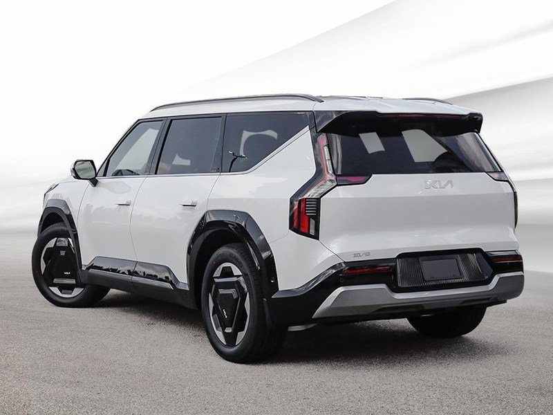 2026 Kia EV9 Land AWD with Premium Pkg
