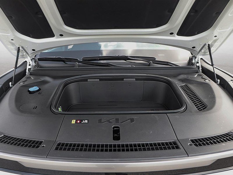 2026 Kia EV9 Land AWD with Premium Pkg