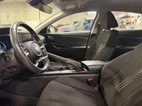 2025 Hyundai Elantra Preferred IVT