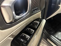 2023 Kia Sorento PHEV SX AWD w/Navy Blue Interior