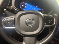 2022 Volvo XC60 B6 Momentum
