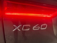 2022 Volvo XC60 B6 Momentum