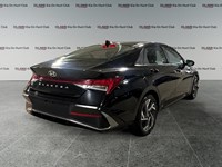 2024 Hyundai Elantra Luxury IVT