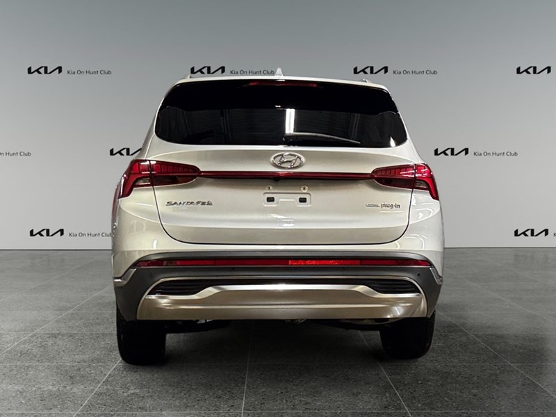 2022 Hyundai Santa Fe Plug-In Hybrid Luxury AWD