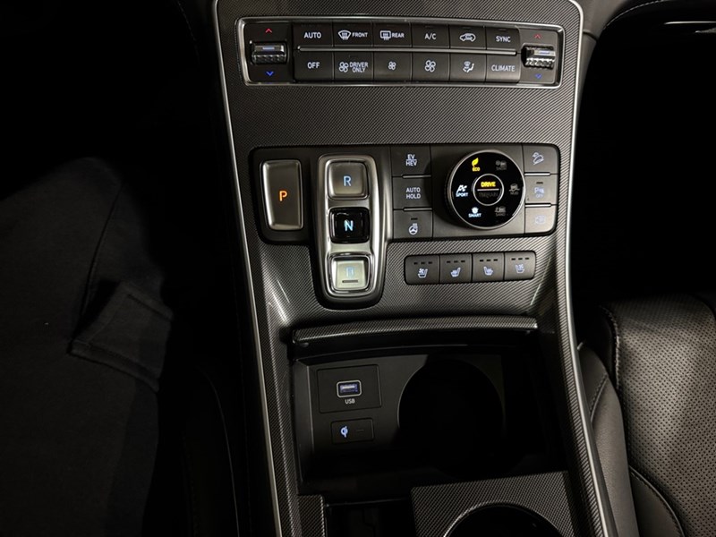 2022 Hyundai Santa Fe Plug-In Hybrid Luxury AWD