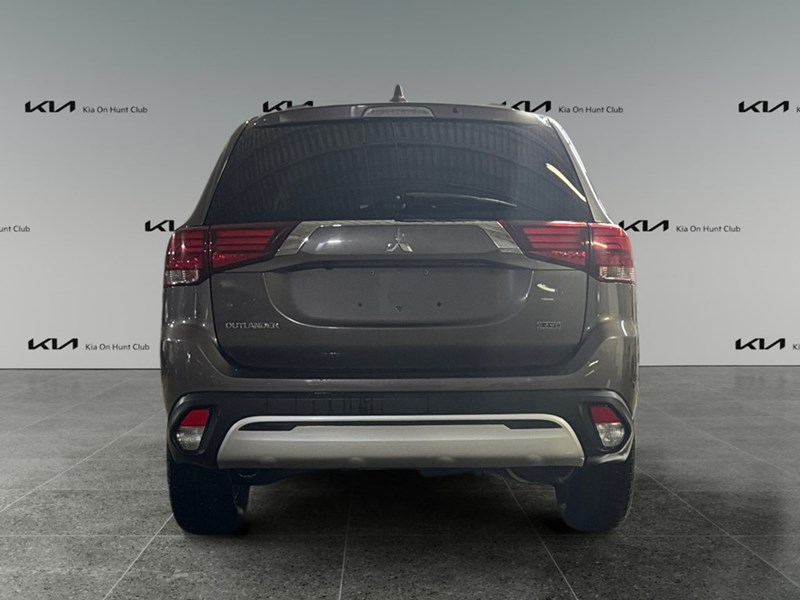 2020 Mitsubishi Outlander ES S-AWC