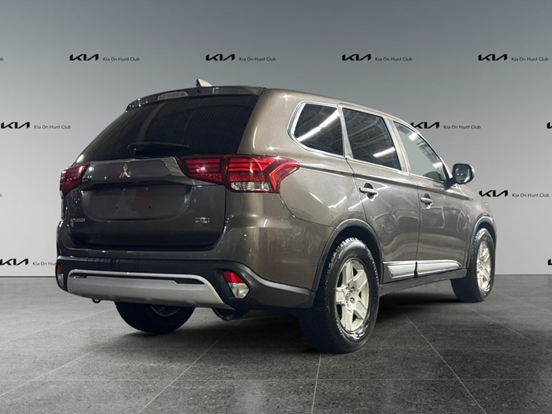 2020 Mitsubishi Outlander ES S-AWC