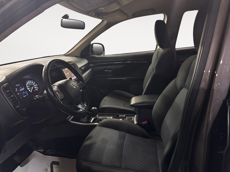 2020 Mitsubishi Outlander ES S-AWC