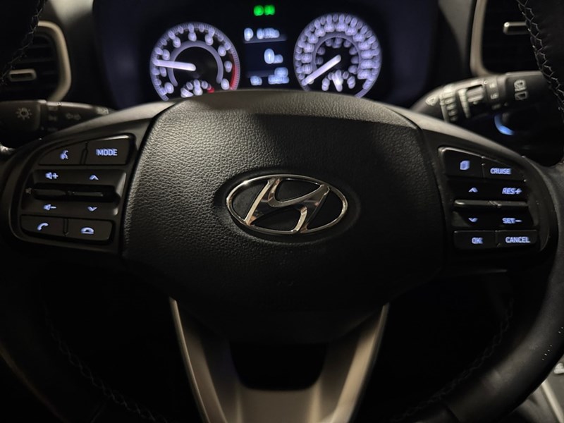 2022 Hyundai Venue Preferred IVT w/Two-Tone