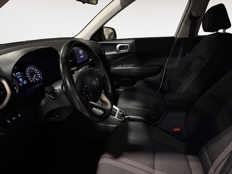 2022 Hyundai Venue Preferred IVT w/Two-Tone