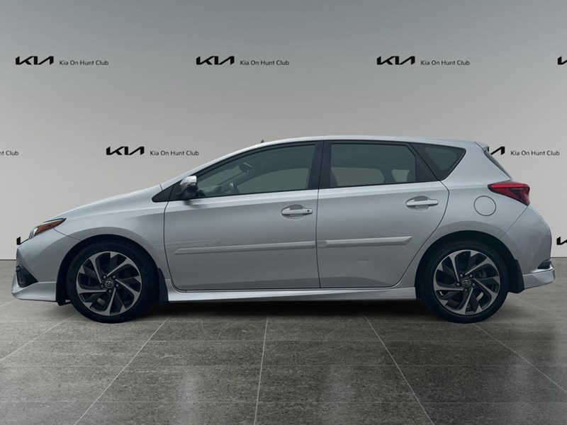 2017 Toyota Corolla iM 4dr HB CVT