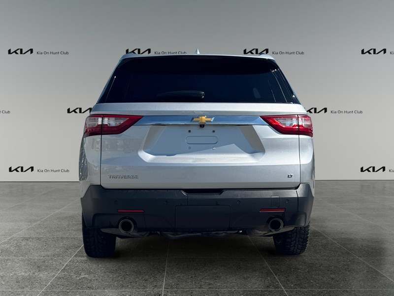 2021 Chevrolet Traverse LT Cloth w/1LT