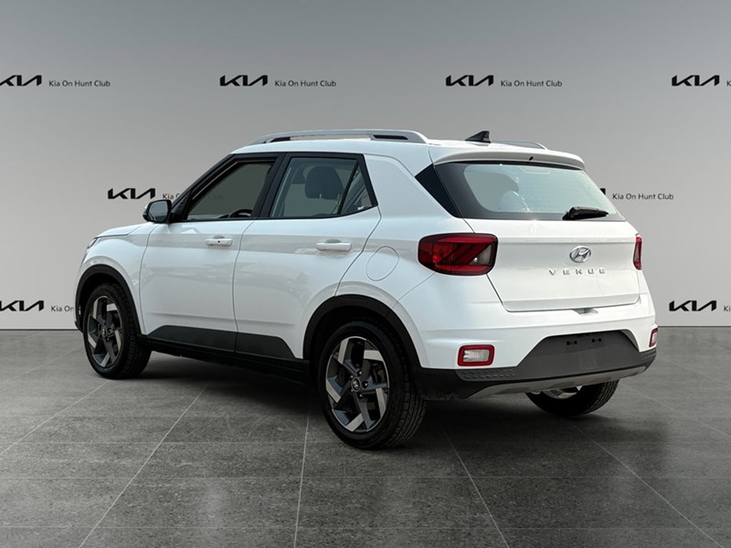 2021 Hyundai Venue Ultimate IVT w/Black Interior