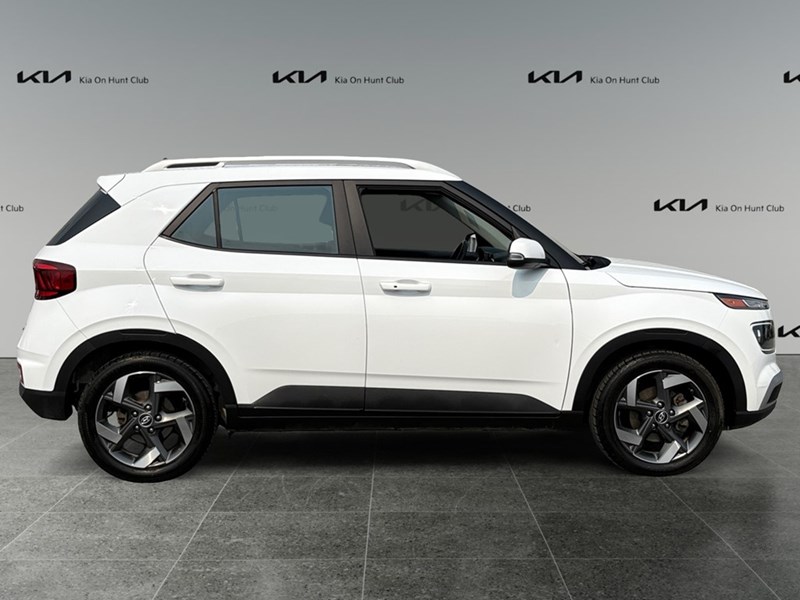 2021 Hyundai Venue Ultimate IVT w/Black Interior