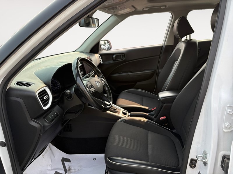 2021 Hyundai Venue Ultimate IVT w/Black Interior