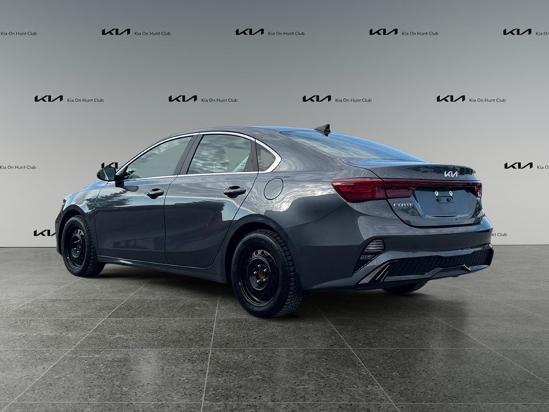 2022 Kia Forte EX IVT