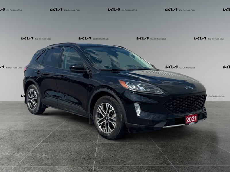 2021 Ford Escape Titanium Hybrid AWD