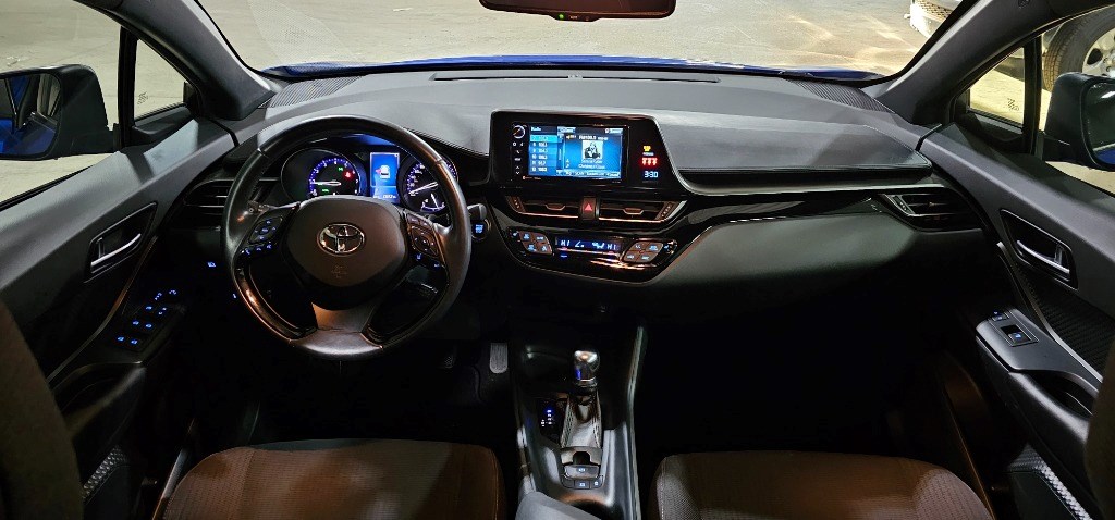 2018 Toyota C-HR FWD XLE