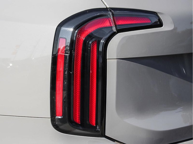 2025 Kia Telluride SX Limited AWD w/Mahogany Interior