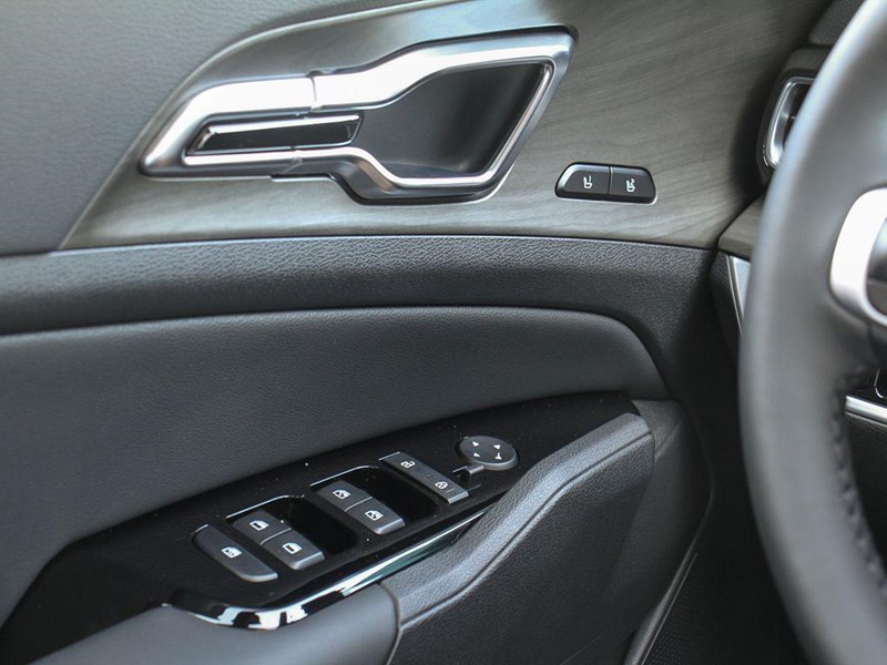 2025 Kia Sportage X-Line Limited AWD w/Green Interior