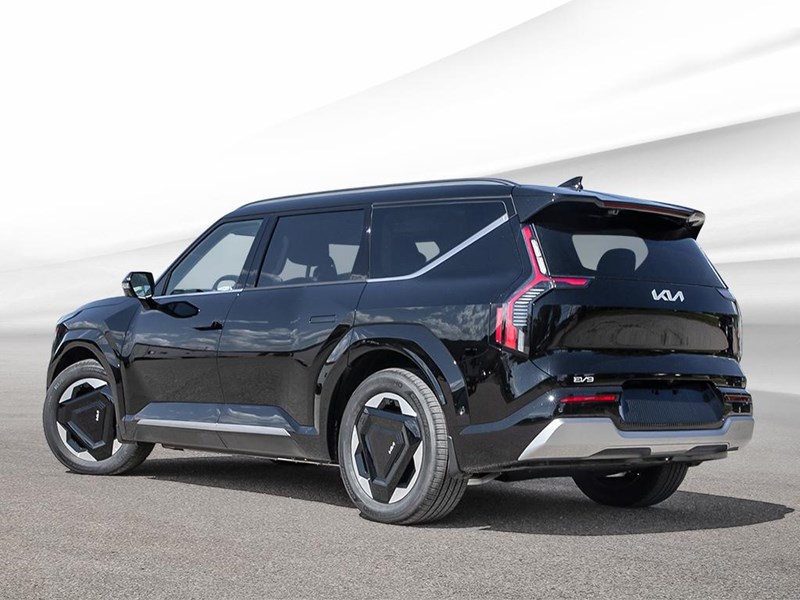 2026 Kia EV9 Land w/Premium Package AWD