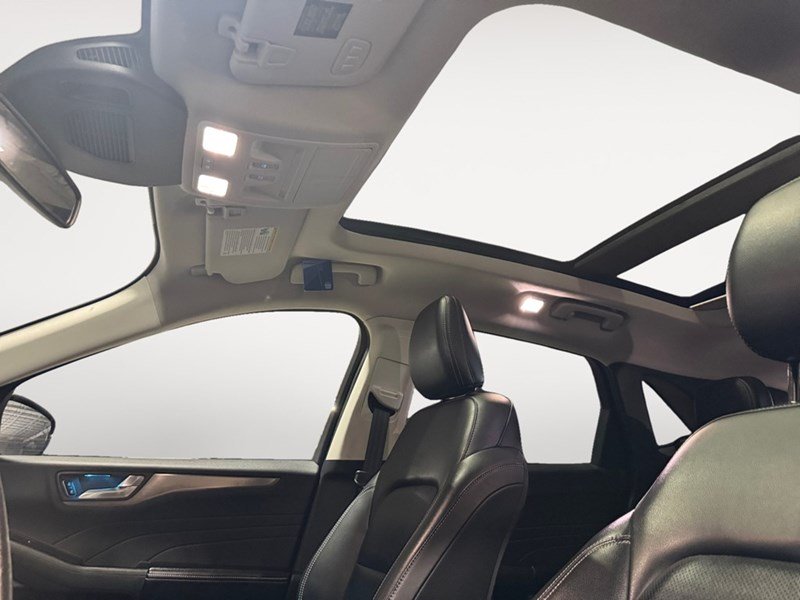 2021 Ford Escape Titanium Hybrid AWD