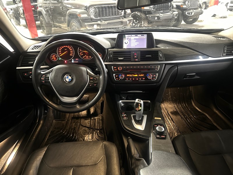 2013 BMW 320 4dr Sdn 320i xDrive AWD