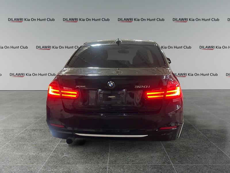 2013 BMW 320 4dr Sdn 320i xDrive AWD