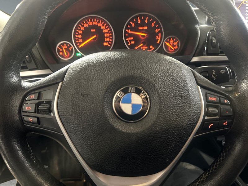 2013 BMW 320 4dr Sdn 320i xDrive AWD