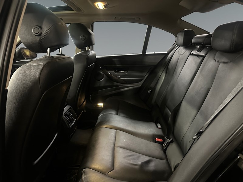 2013 BMW 320 4dr Sdn 320i xDrive AWD