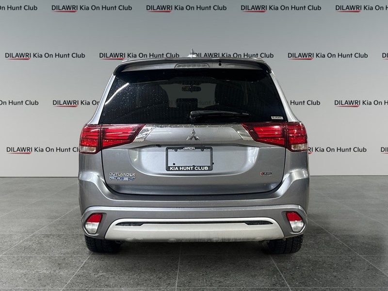 2022 Mitsubishi Outlander Plug-In Hybrid SE S-AWC