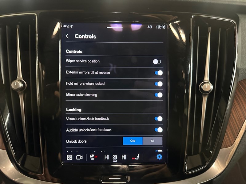 2023 Volvo V60 Cross Country B5 AWD Core
