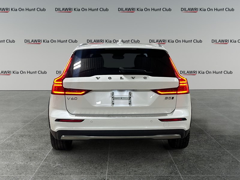 2023 Volvo V60 Cross Country B5 AWD Core
