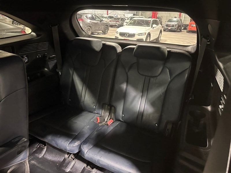 2023 Kia Sorento PHEV SX AWD w/Navy Blue Interior