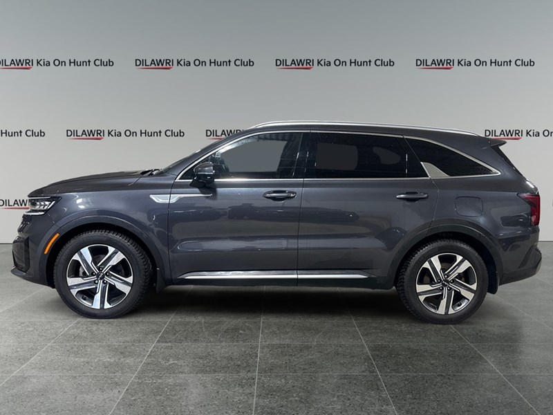 2023 Kia Sorento PHEV SX AWD w/Navy Blue Interior