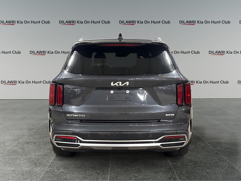 2023 Kia Sorento PHEV SX AWD w/Navy Blue Interior