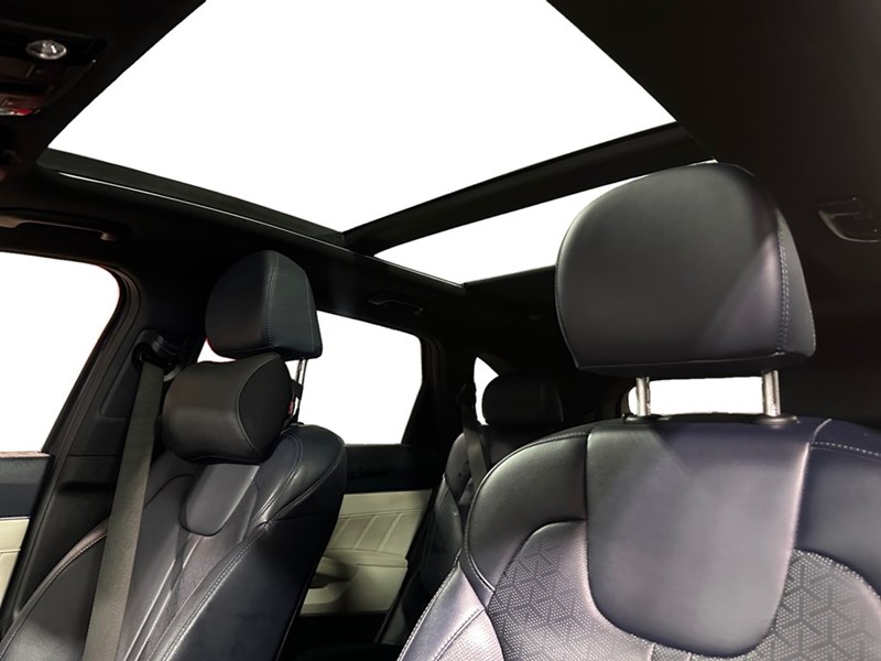 2023 Kia Sorento PHEV SX AWD w/Navy Blue Interior
