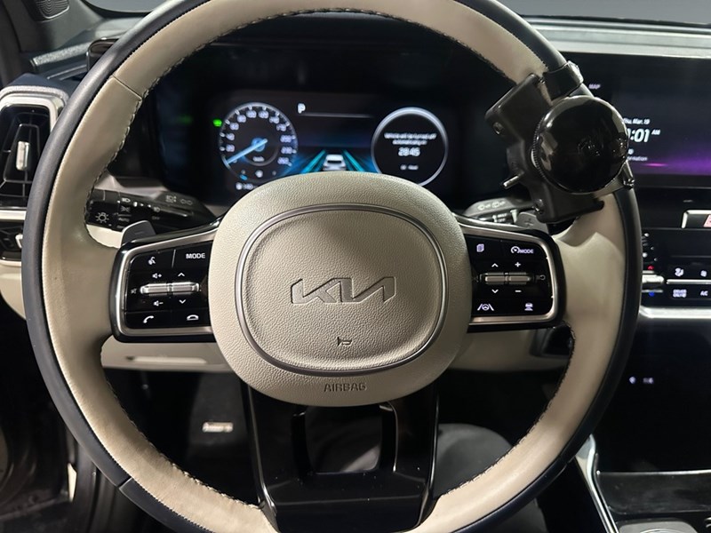 2023 Kia Sorento PHEV SX AWD w/Navy Blue Interior