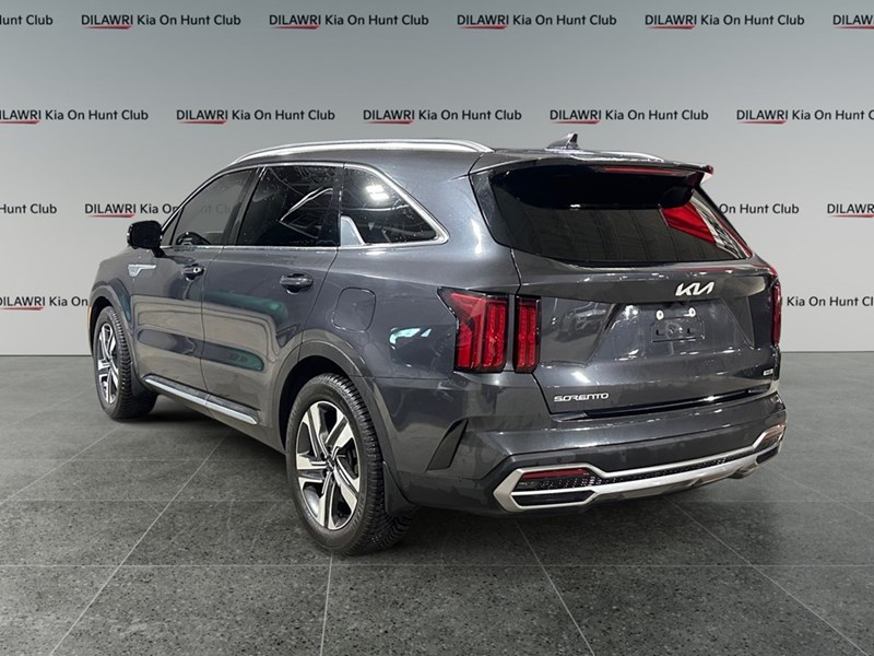 2023 Kia Sorento PHEV SX AWD w/Navy Blue Interior
