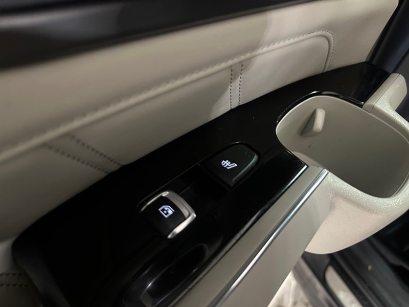 2023 Kia Sorento PHEV SX AWD w/Navy Blue Interior