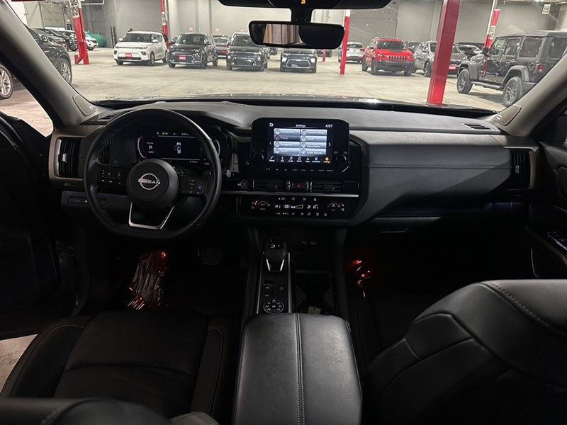 2024 Nissan Pathfinder Platinum 4WD