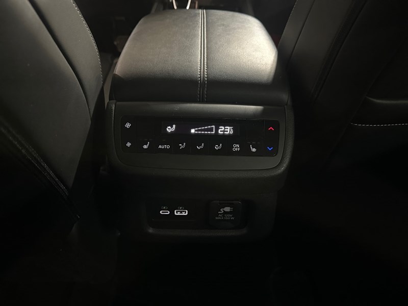 2024 Nissan Pathfinder Platinum 4WD