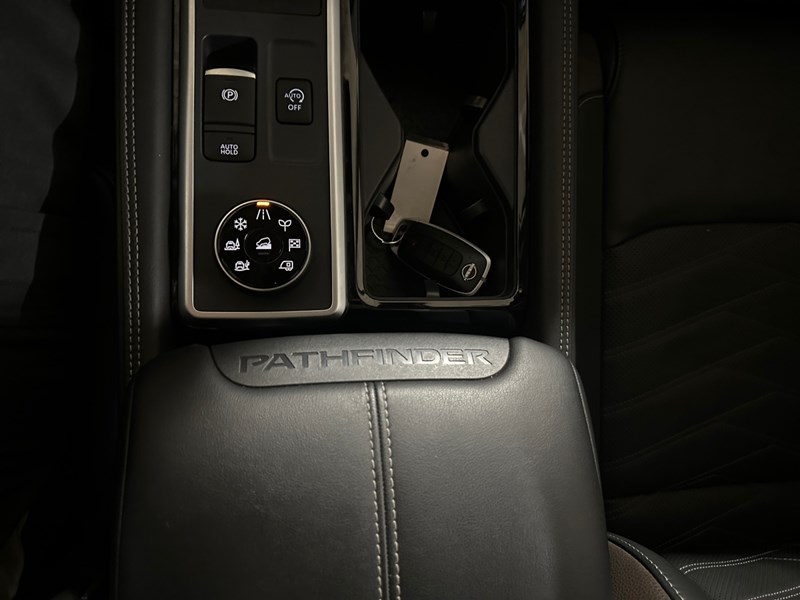 2024 Nissan Pathfinder Platinum 4WD