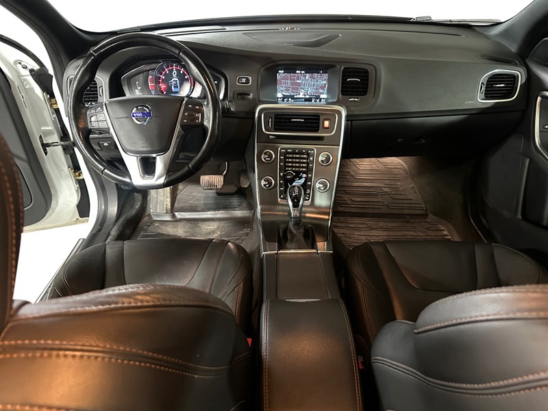 2016 Volvo S60 Cross Country T5 Platinum