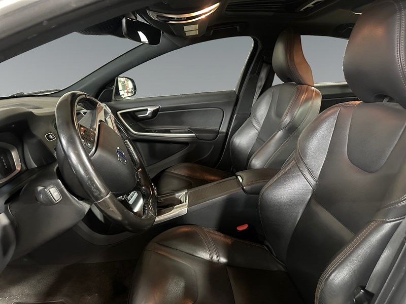 2016 Volvo S60 Cross Country T5 Platinum